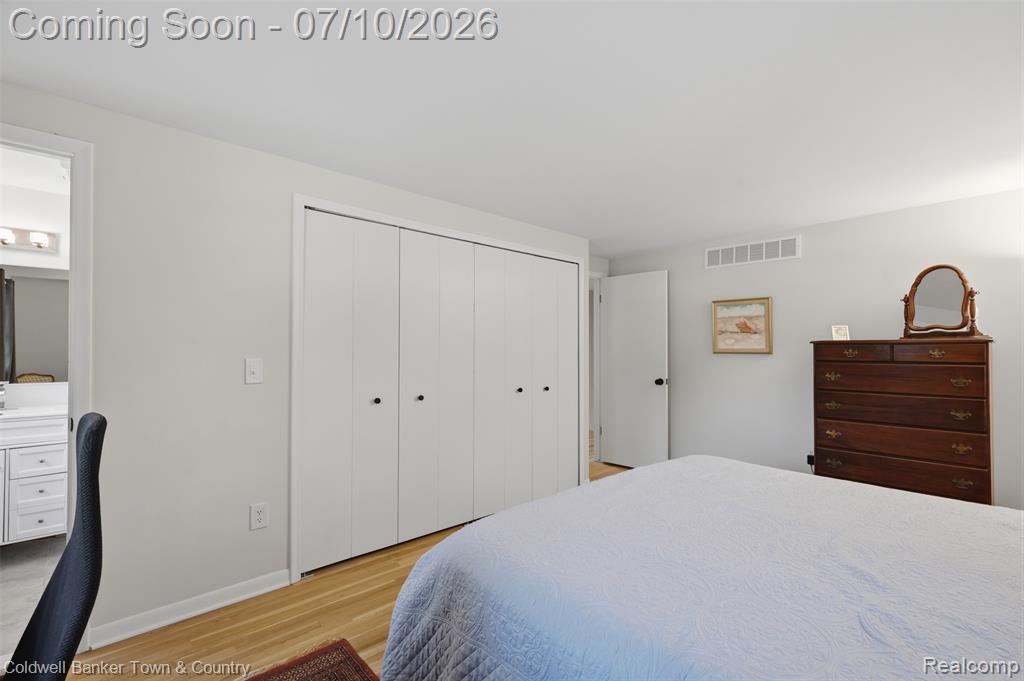 4301 Macqueen Drive, West Bloomfield, MI 48323 — Photo 27