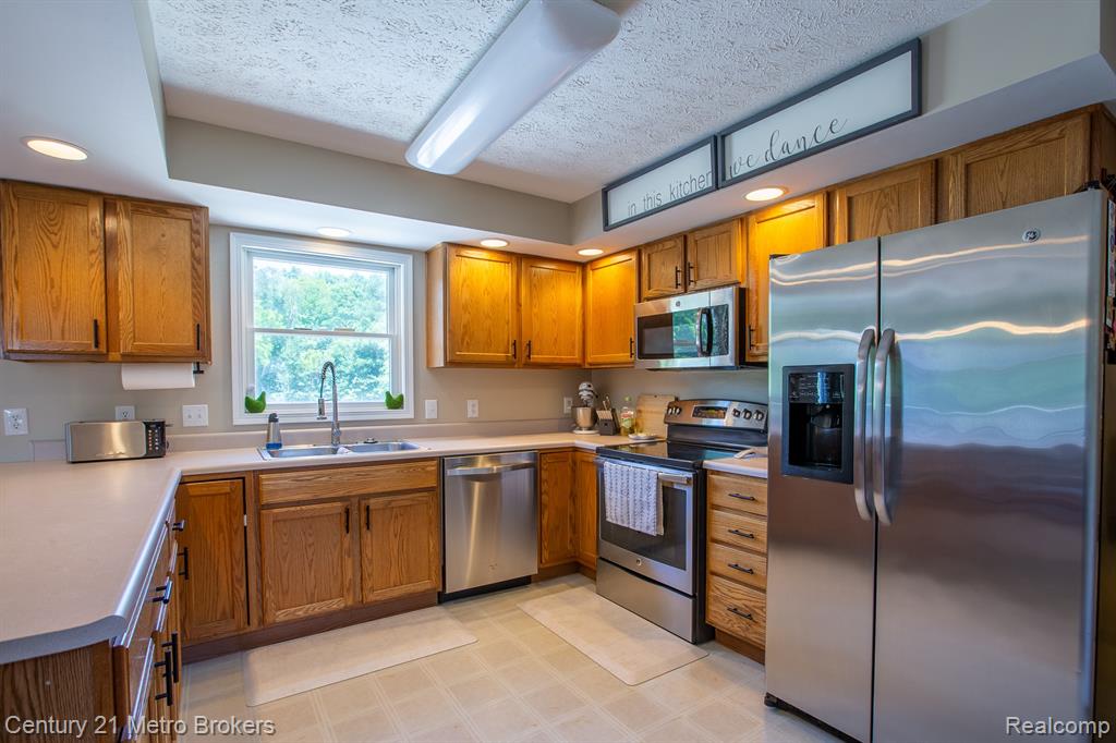 6278 Grand Blanc Road, Swartz Creek, MI 48473 — Photo 9