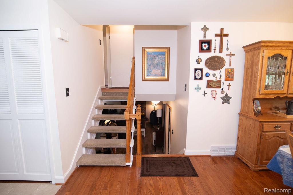 9482 Waterman Drive, Grosse Ile, MI 48138 — Photo 10