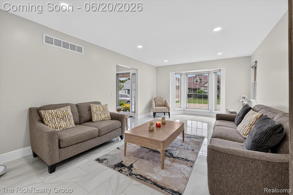 47185 Scarlet Drive S, Novi, MI — Photo 7