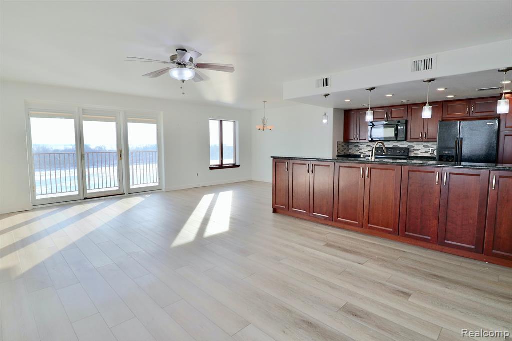 3301 Biddle Avenue, 9A, Wyandotte, MI 48192 — Photo 3