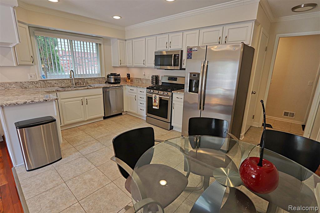 6198 Raintree Drive, Canton, MI 48187 — Photo 14