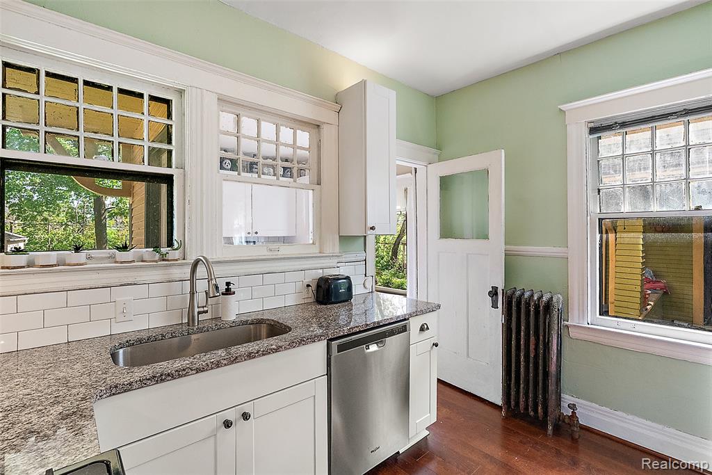 867 Edison Street, Detroit, MI 48202 — Photo 14