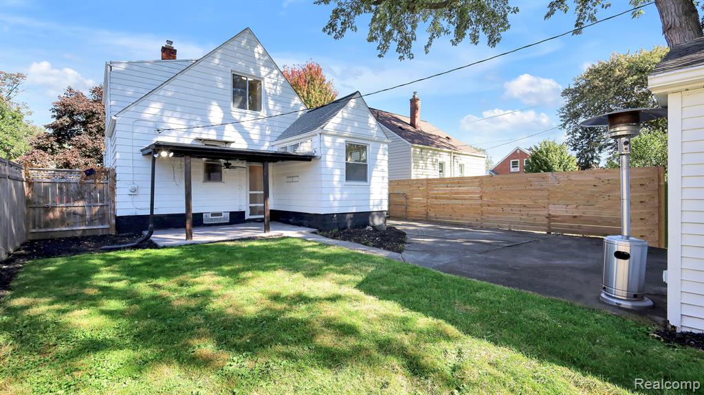 921 CAMBRIDGE Road, Berkley, MI 48072 — Photo 23
