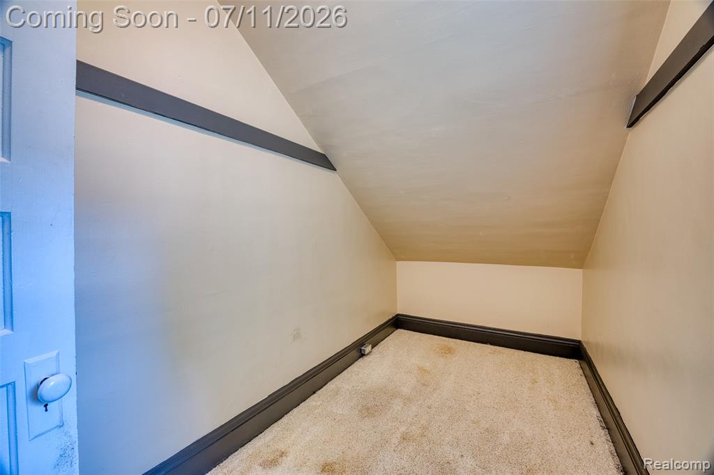 904 N Michigan Avenue, Howell, MI 48843 — Photo 27