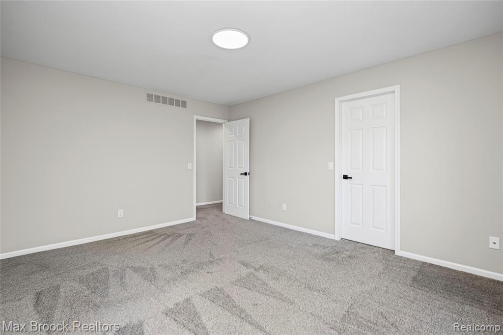 6664 Apple Blossom Trail, West Bloomfield, MI — Photo 45