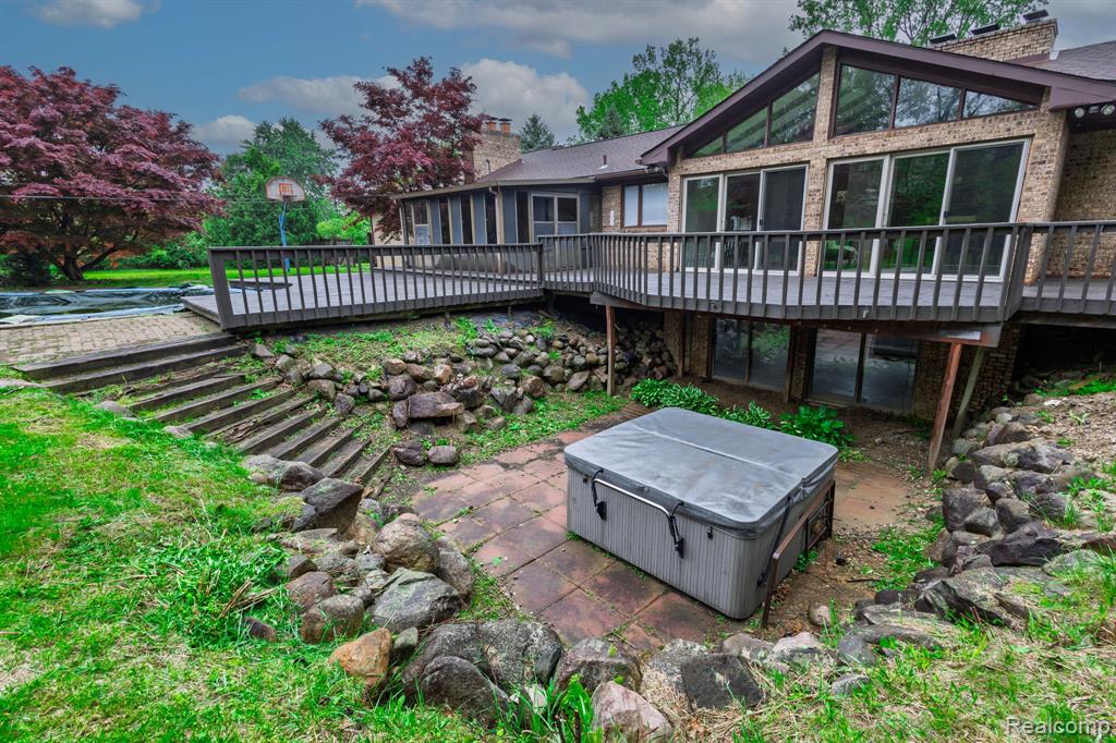 59663 PETTENGILL Drive, New Hudson, MI 48165 — Photo 23