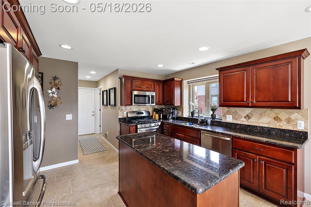 16532 Moore Park Road, Macomb, MI 48044 — Photo 10