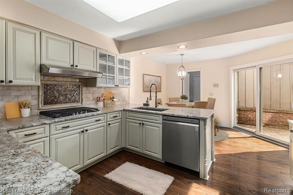 37614 Amber Drive, Farmington Hills, MI 48331 — Photo 13