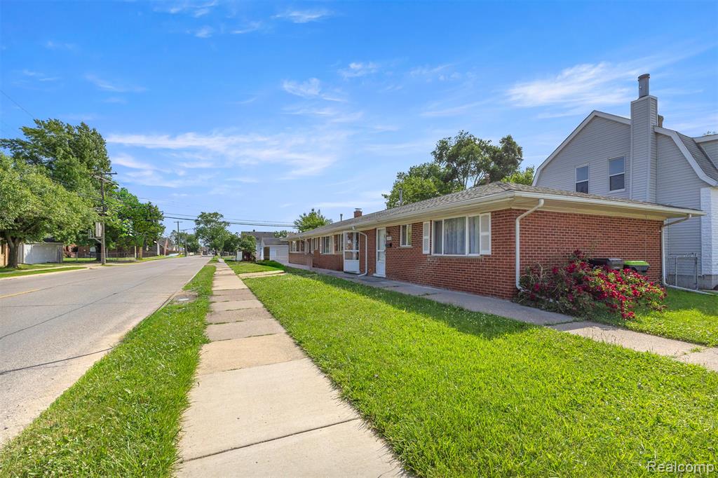 2056 Lafayette Boulevard, Lincoln Park, MI 48146 — Photo 3
