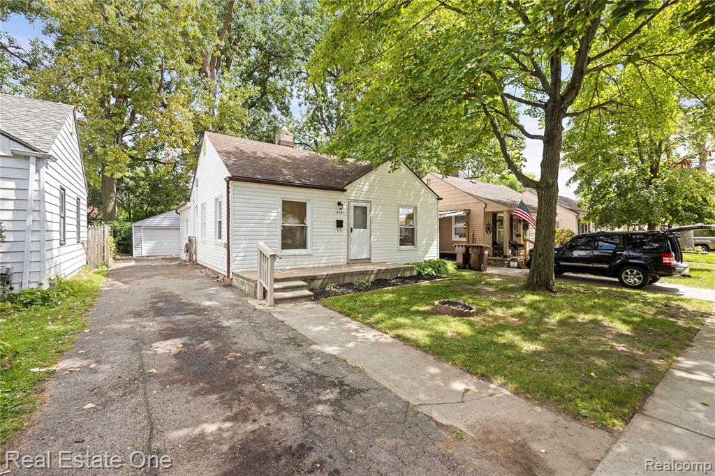 4521 COLUMBUS Street, Wayne, MI 48184 — Photo 4