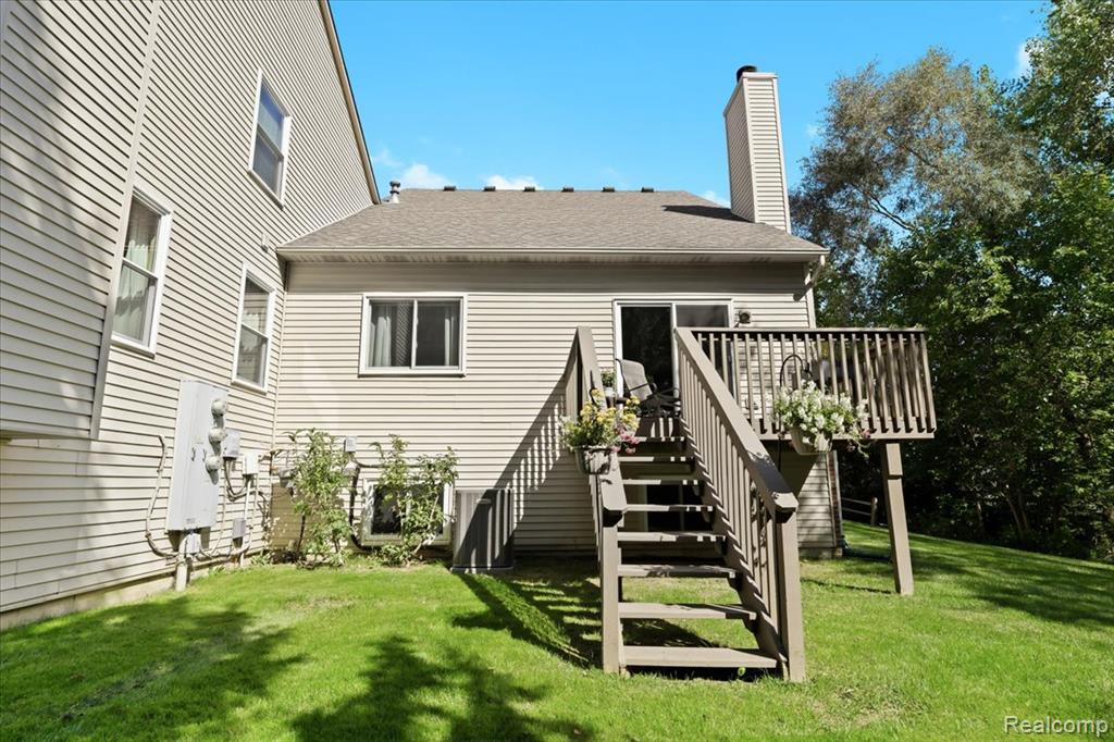 10484 Northvalley Court, Hartland, MI 48353 — Photo 3