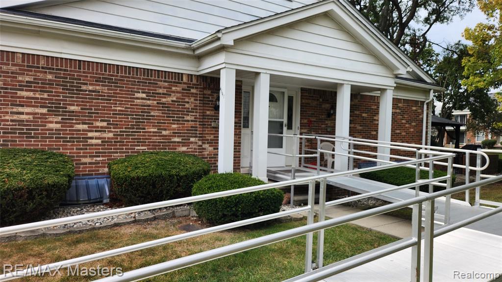 4641 Leisure Lane, Trenton, MI 48183 — front exterior