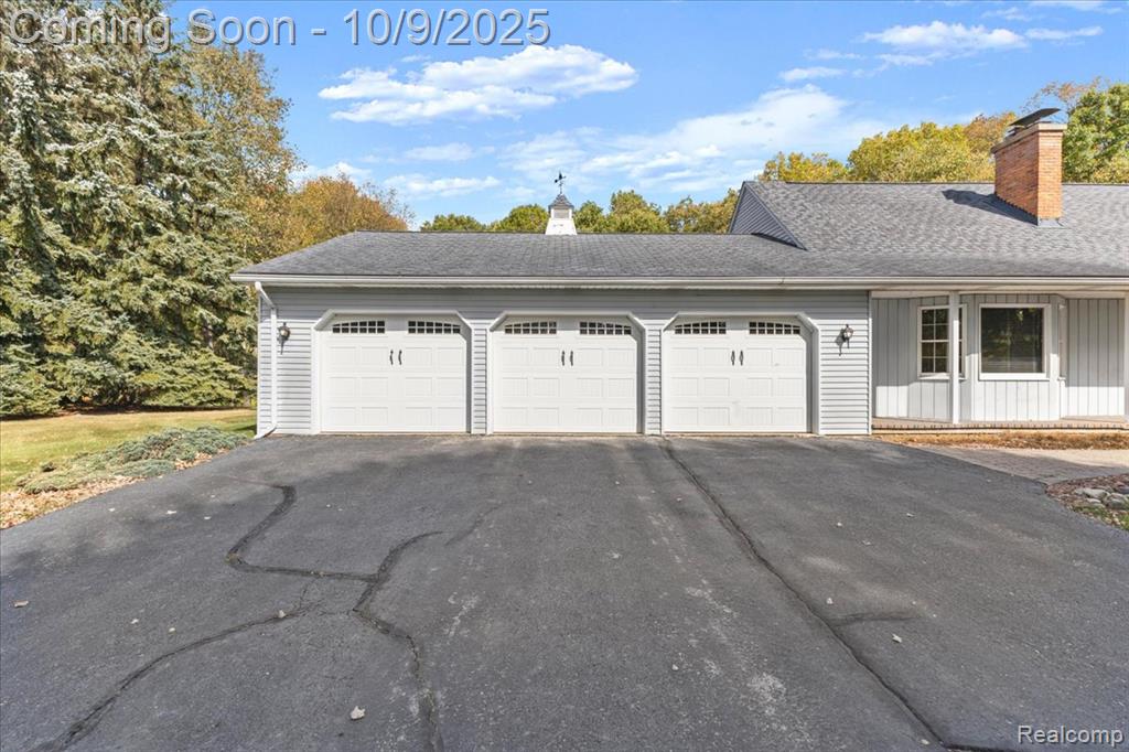 12190 Carriage Trail Circle, Davisburg, MI 48350 — Photo 6