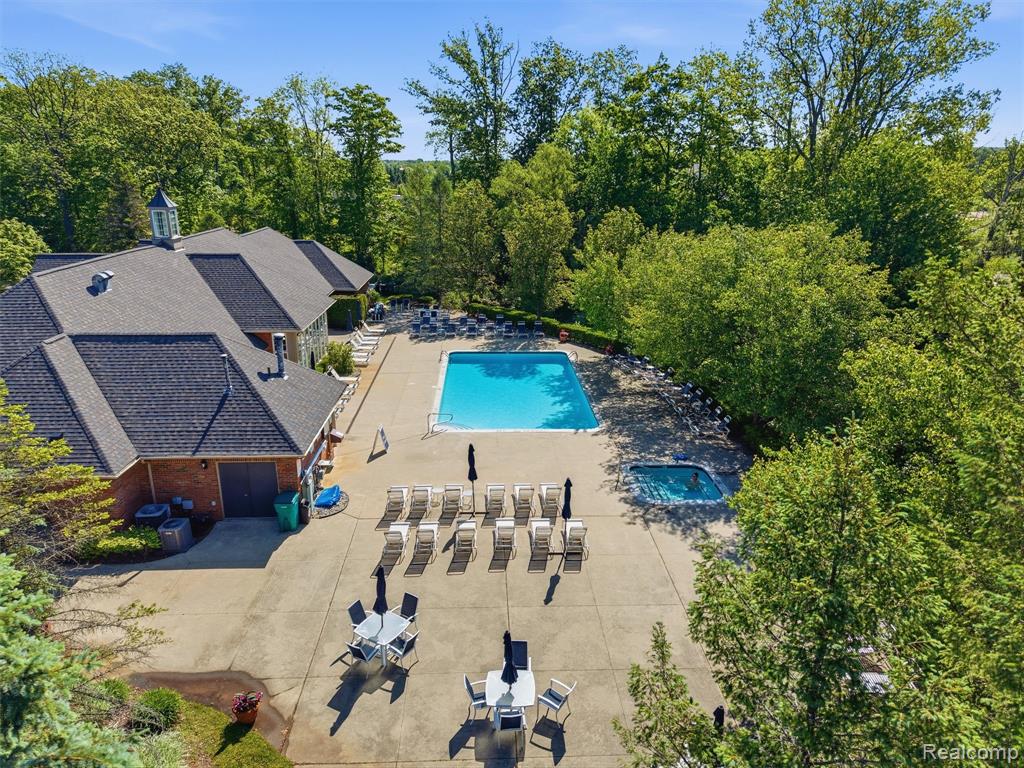 5454 Creekmonte Drive, Rochester, MI 48306 — Photo 64