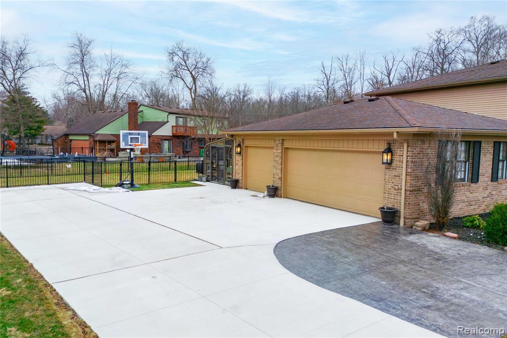 26029 Waterbury Way, Grosse Ile, MI 48138 — Photo 45