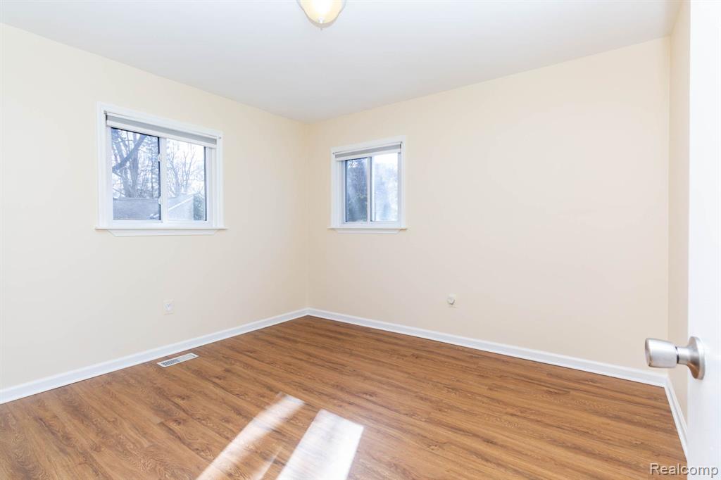8850 Janis Street, Shelby Twp, MI 48317 — Photo 23
