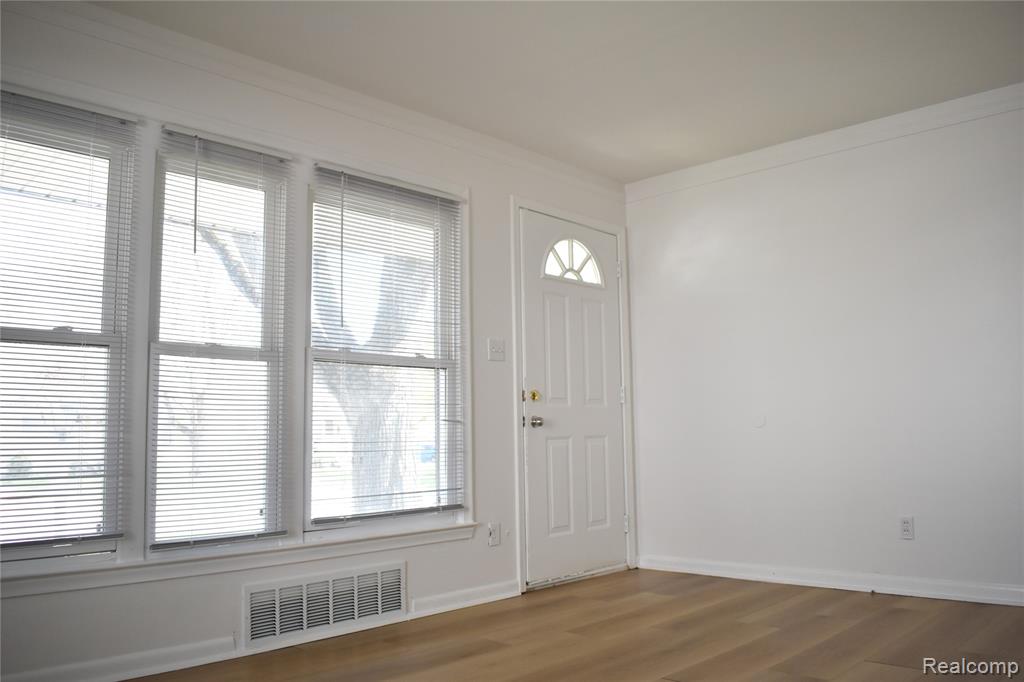 7019 Cardwell Street, Garden City, MI — Photo 3