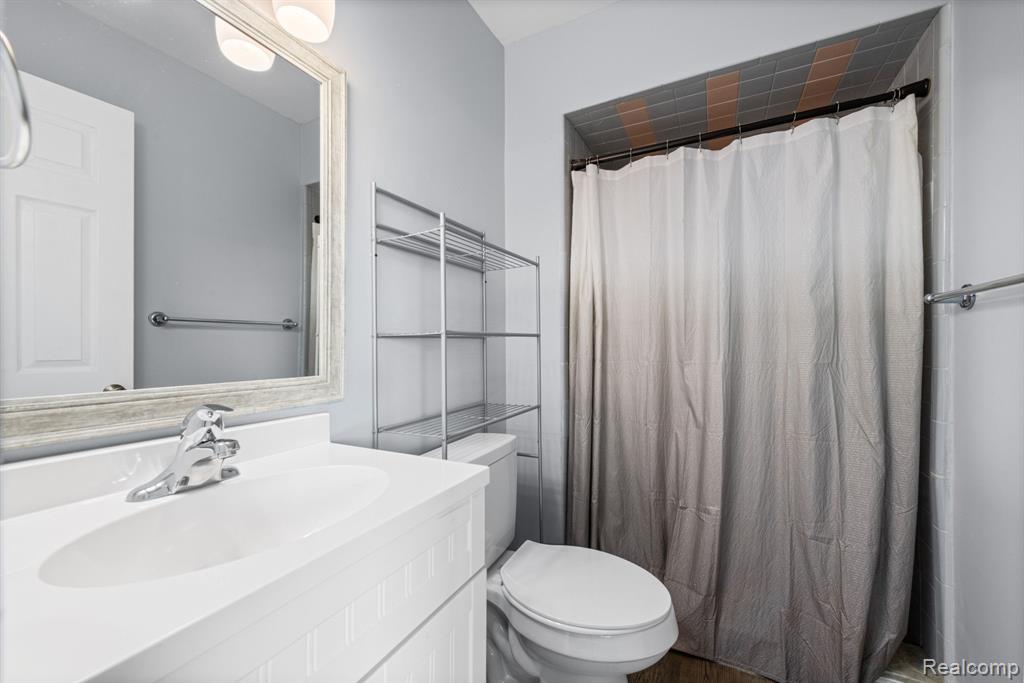 50583 Pembroke Drive, New Baltimore, MI 48047 — Photo 16