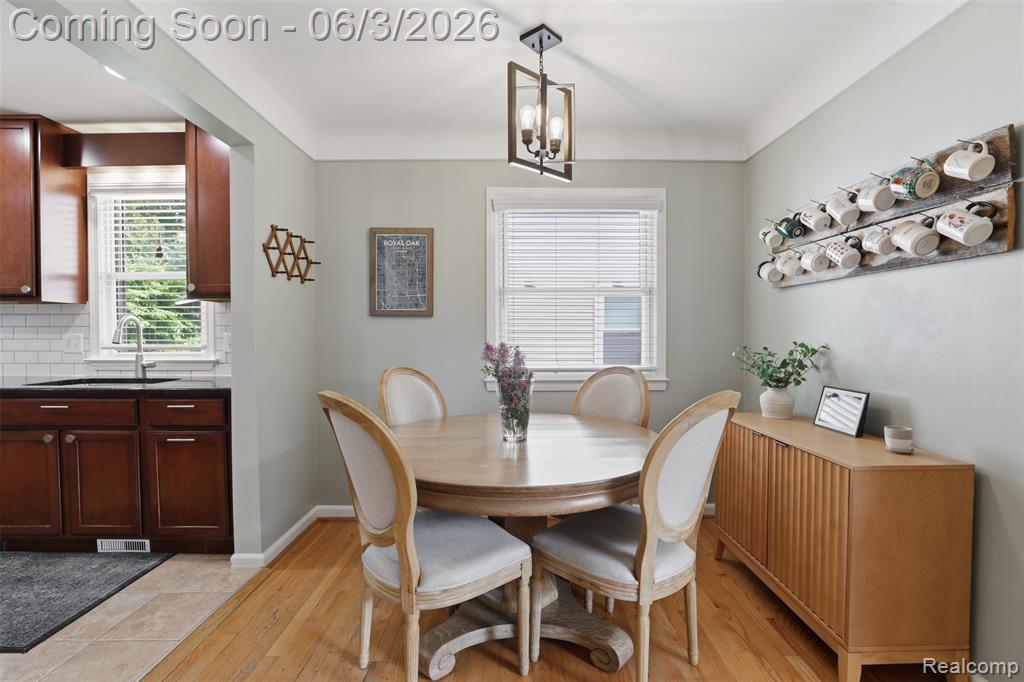 711 Symes Avenue, Royal Oak, MI 48067 — Photo 9