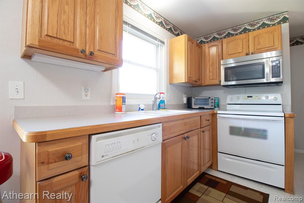 5309 COPLEY SQUARE Road, Grand Blanc, MI 48439 — Photo 16