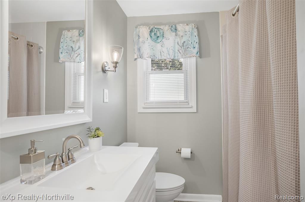 42030 Schoolcraft Road, Plymouth, MI 48170 — Photo 48