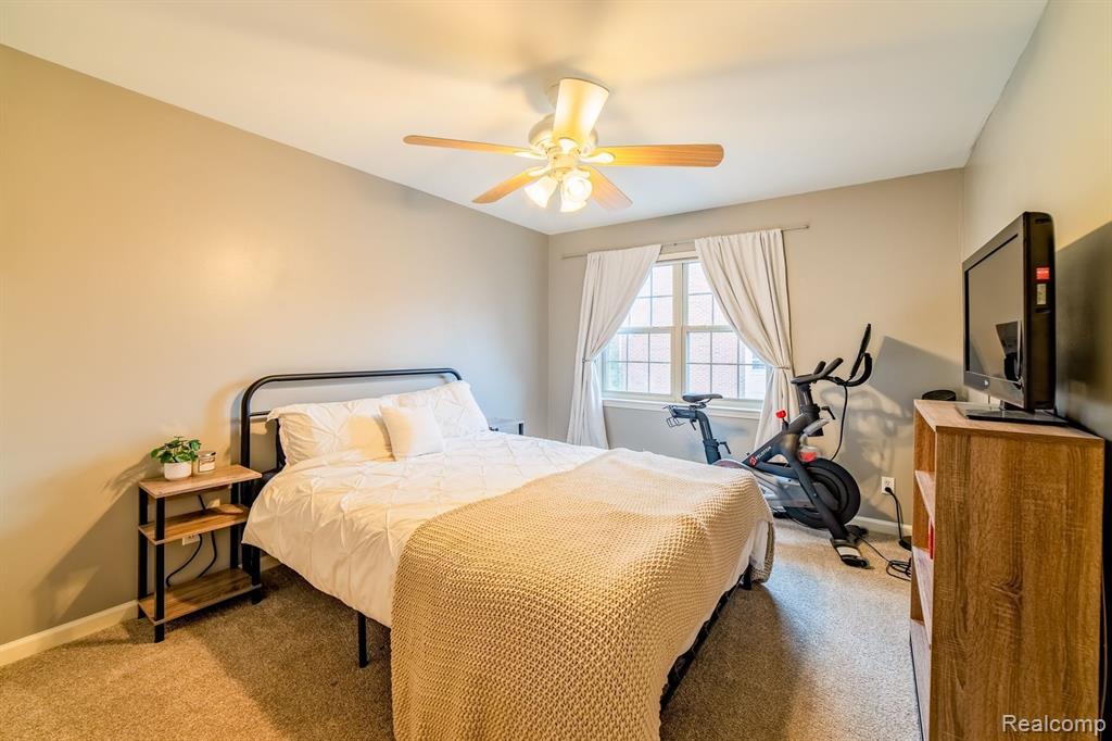 17026 FARMINGTON Road, Livonia, MI 48154 — Photo 24
