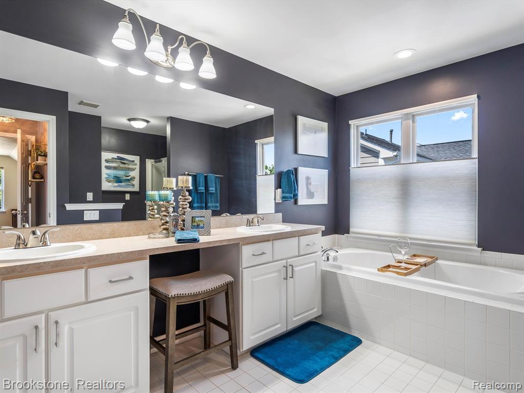 42650 Whitman Way, Novi, MI 48377 — Photo 32