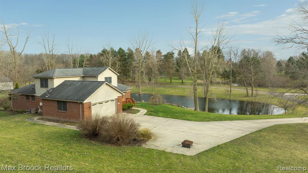 6426 OAK GROVE Road, Howell, MI 48855 — Photo 3