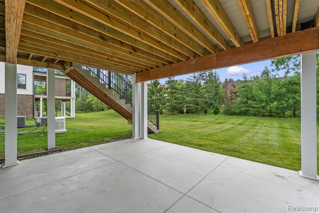 7303 Brookside Village Court, Bloomfield Hills, MI 48301 — Photo 37