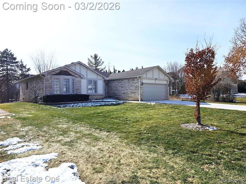 492 BUTTERCUP Drive, Rochester Hills, MI 48307 — front exterior