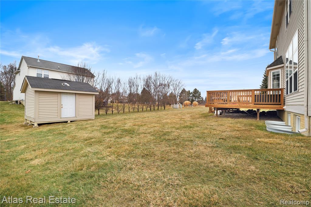 4028 Grand Oaks Court, Burton, MI 48519 — Photo 45