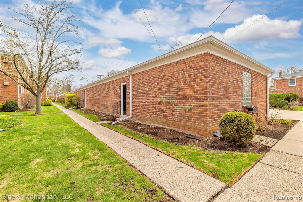 612 Cadieux Road, Grosse Pointe, MI 48230 — Photo 33
