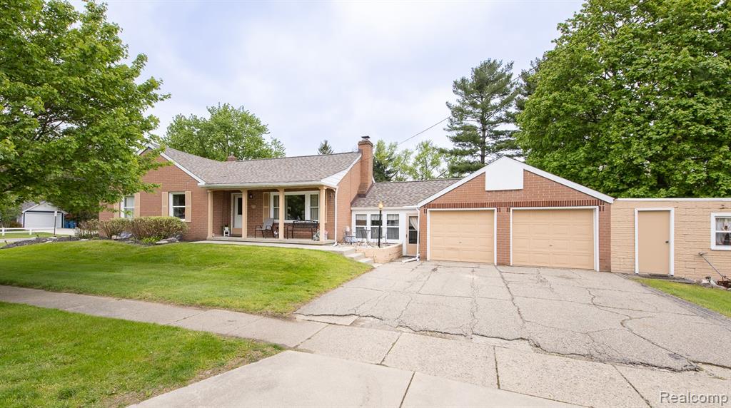 202 Park Avenue, Holly, MI 48442