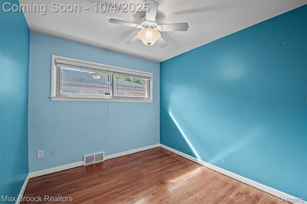 8282 Nightingale Street, Dearborn Heights, MI 48127 — Photo 12