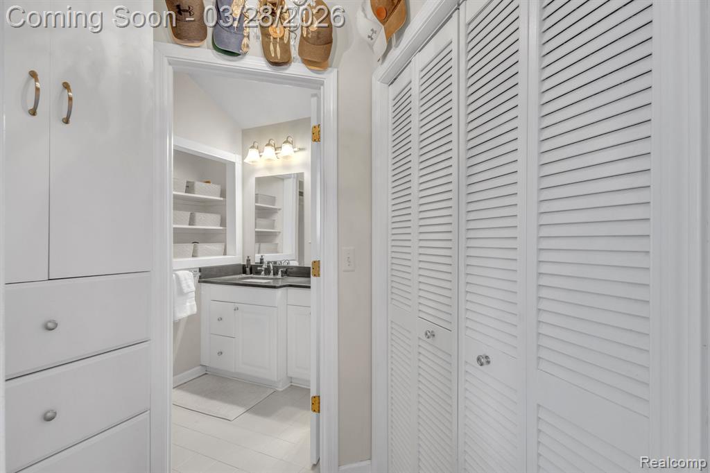 664 King Circle, Lake Orion, MI 48362 — Photo 41