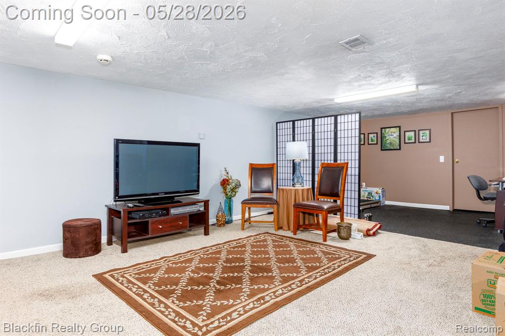 430 N Batchewana Street, Clawson, MI — Photo 26