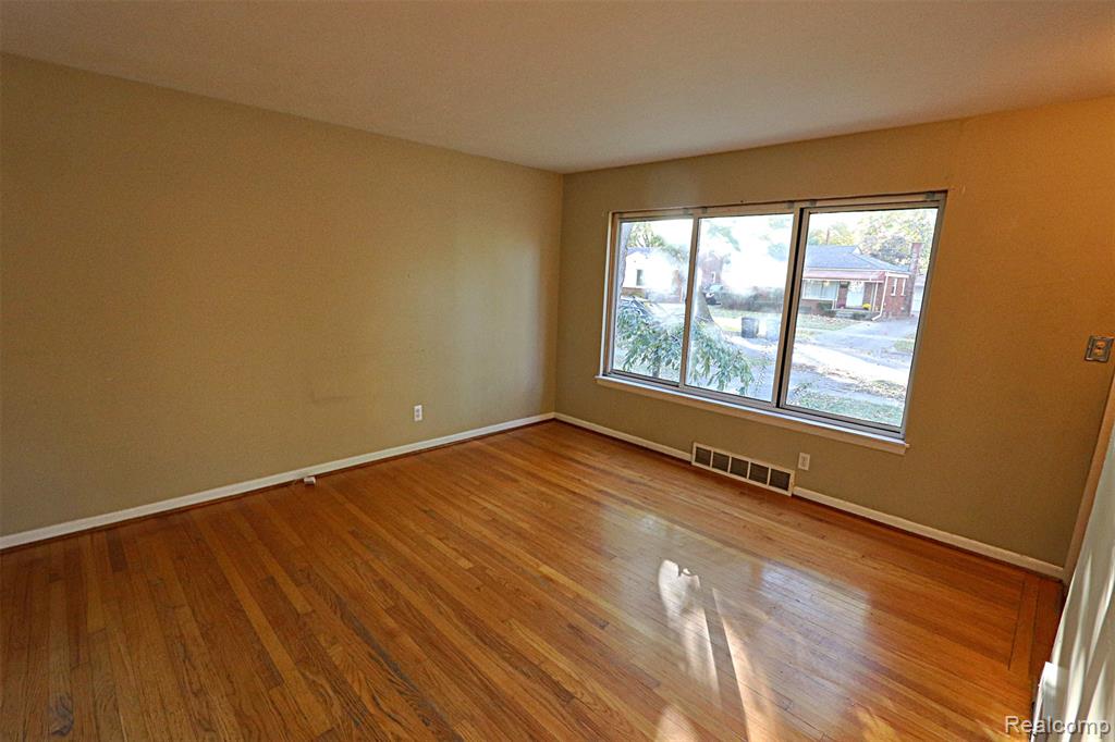 9010 LEVERNE Street, Redford, MI 48239 — Photo 18