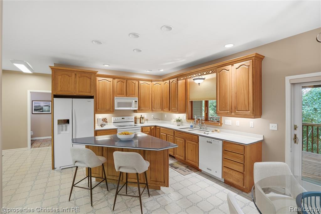4462 Lily Drive, Howell, MI 48843 — Photo 13