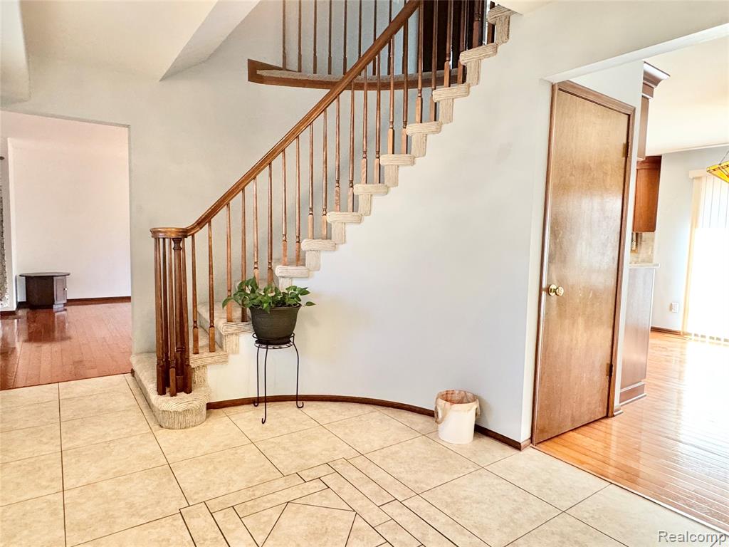 6186 Smithfield Drive, Troy, MI 48085 — Photo 20