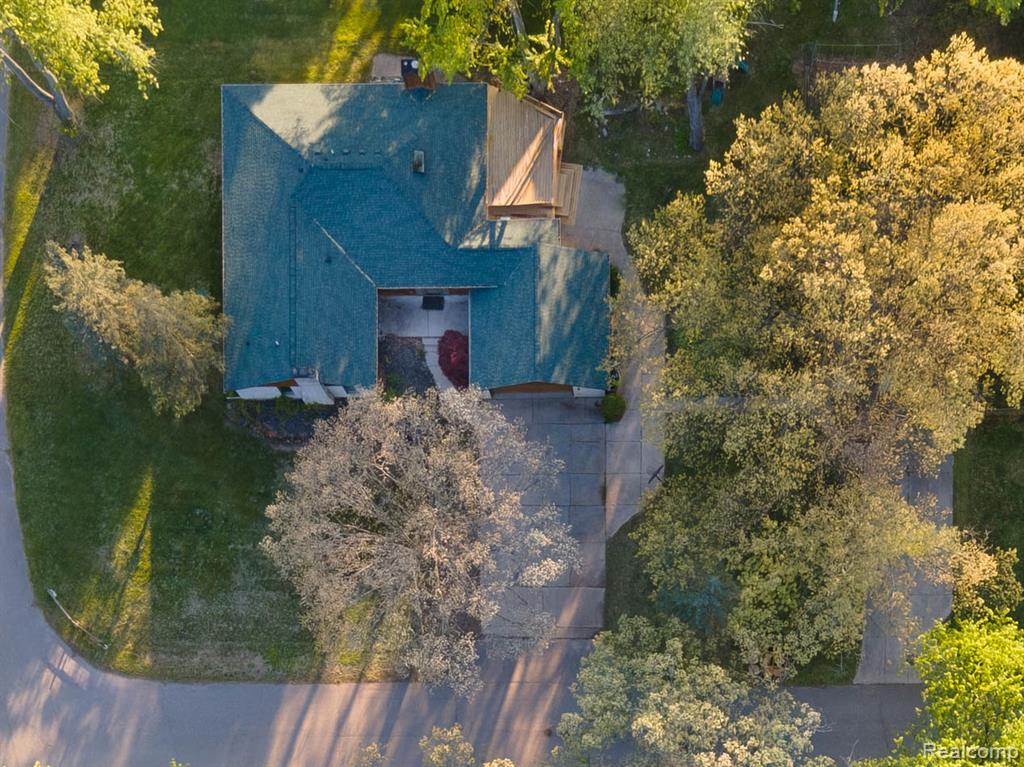 7806 Circle Boulevard, West Bloomfield, MI 48323 — Photo 44