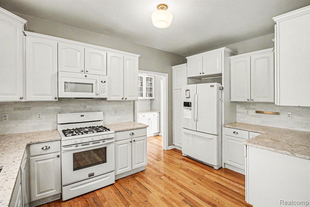 9367 Wildflower Way, Davisburg, MI 48350 — Photo 19
