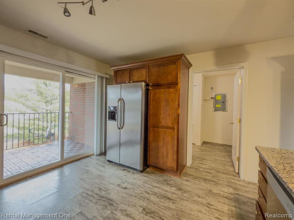 44327 LAKEPOINTE Drive, Sterling Heights, MI 48313 — Photo 5