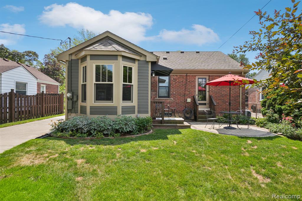 912 Cedar Hill Dr, Royal Oak, MI 48067 — Photo 22