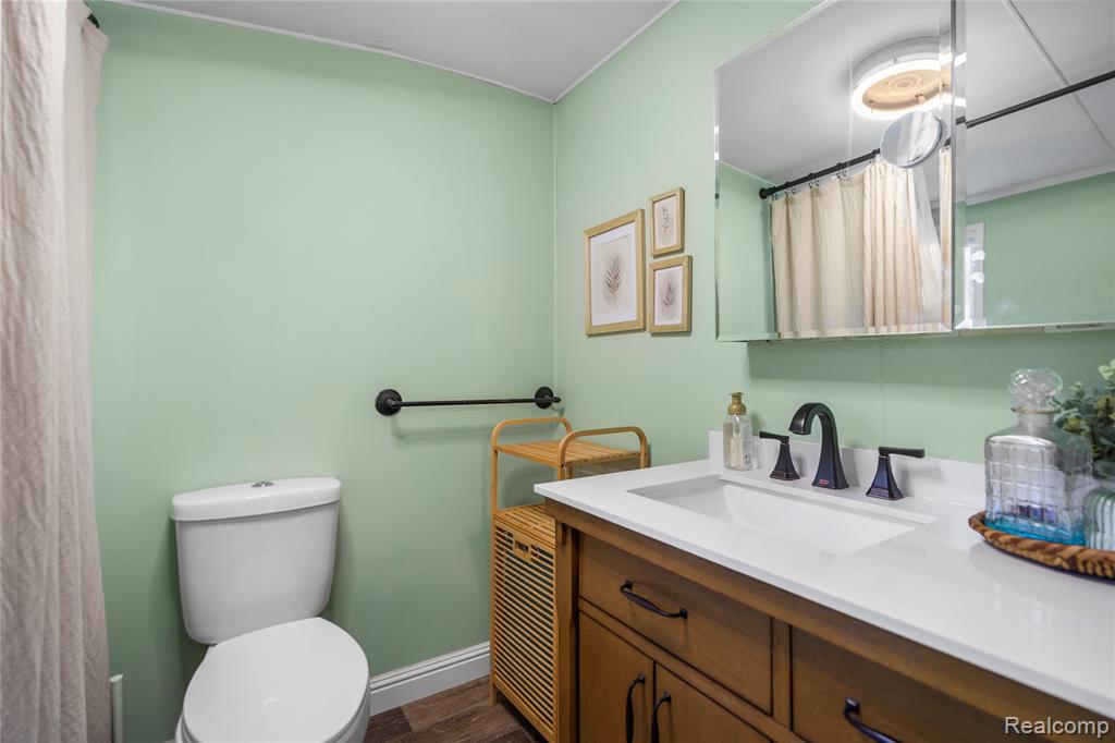 6511 Crest Drive, Waterford, MI 48329 — Photo 14