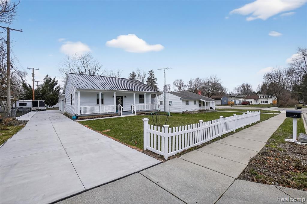 317 N Collins Street, Fowlerville, MI 48836 — Photo 37