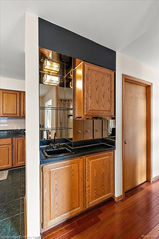 8241 LAKE PINE Drive, Commerce Twp, MI 48382 — Photo 19