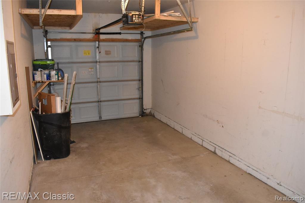 417 Old Pine Way Drive, Walled Lake, MI 48390 — Photo 27