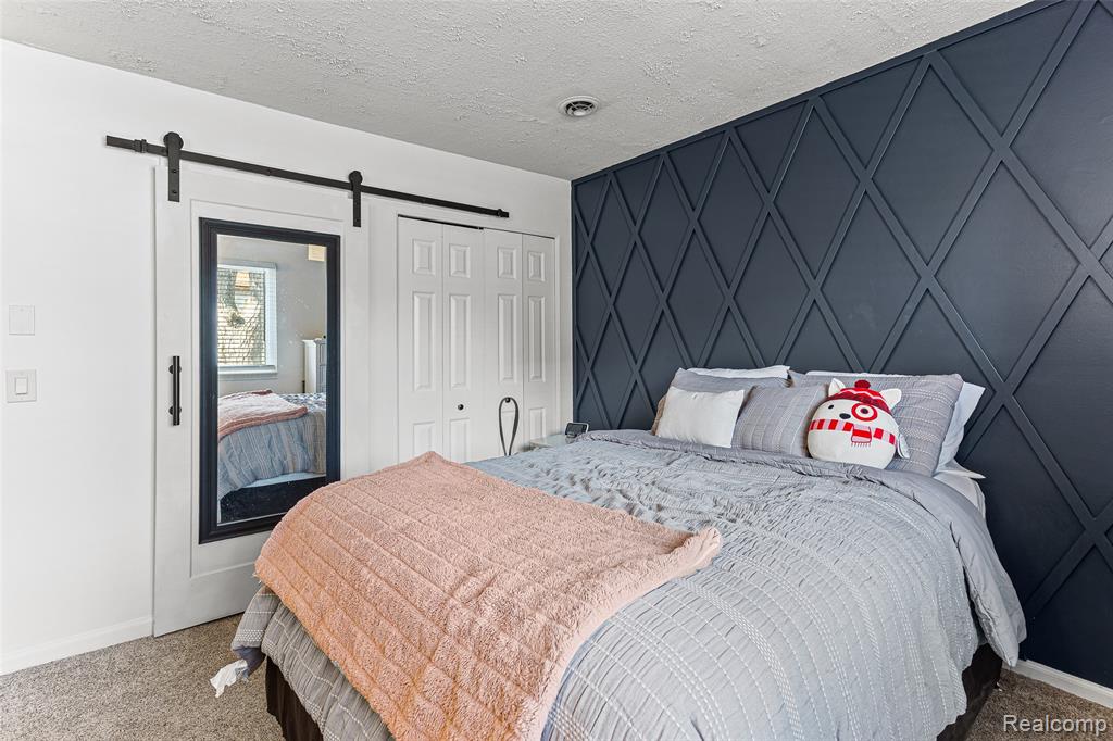 37137 Jefferson Avenue, MI — Photo 12