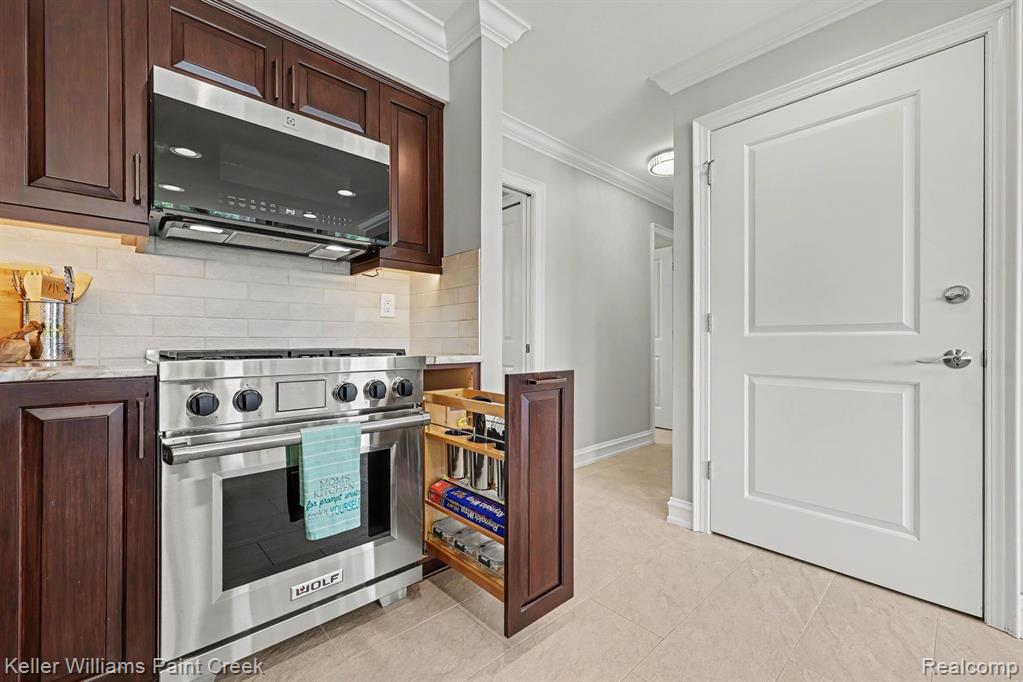 2560 Browning Drive, Lake Orion, MI — Photo 11